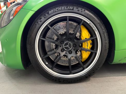 Used 2018 Mercedes-Benz AMG GT R w/ Exclusive Interior Package image 10