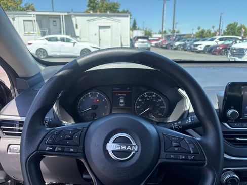 Used 2023 Nissan Altima 2.5 S FWD image 27