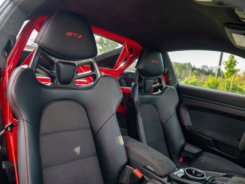 Certified 2022 Porsche 911 GT3 RWD image 27