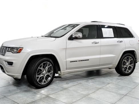 Used 2020 Jeep Grand Cherokee Overland AWD/4WD image 4