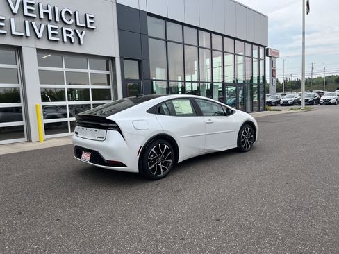 Used 2024 Toyota Prius Prime Premium w/ Advanced Technology Package image 9