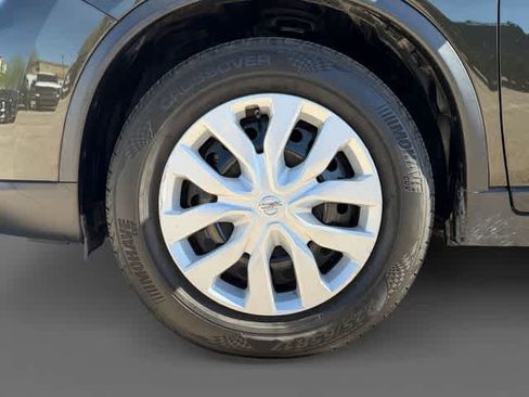 Used 2016 Nissan Rogue S image 9