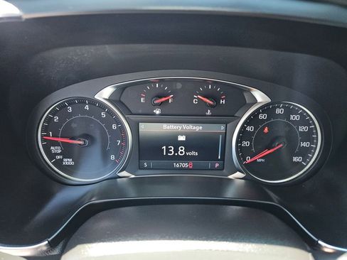 Used 2025 Chevrolet Blazer LT FWD image 19