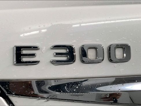 Used 2019 Mercedes-Benz E 300 4MATIC image 33