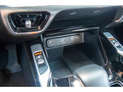 Used 2023 Kia Sorento SX AWD/4WD image 25