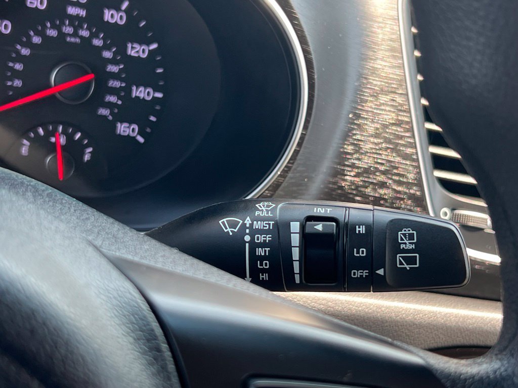 Used 2015 Kia Sedona LX w/ LX Convenience Package FWD image 31