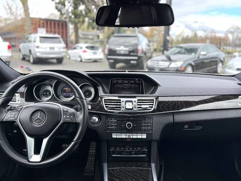 Used 2016 Mercedes-Benz E 350 Sedan w/ Premium Package image 10