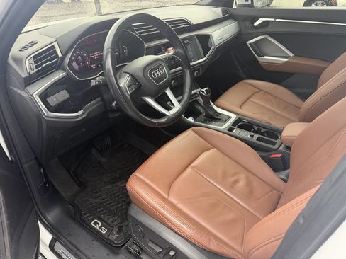 Used 2021 Audi Q3 2.0T Premium w/ Convenience Package AWD/4WD image 9
