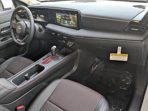 Used 2025 Nissan Kicks SR AWD/4WD image 21