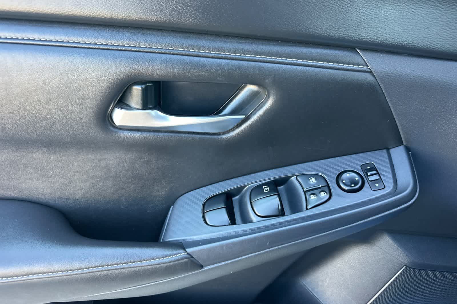Used 2025 Nissan Sentra SV FWD image 10