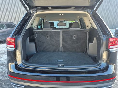 Used 2025 Volkswagen Atlas SE image 28