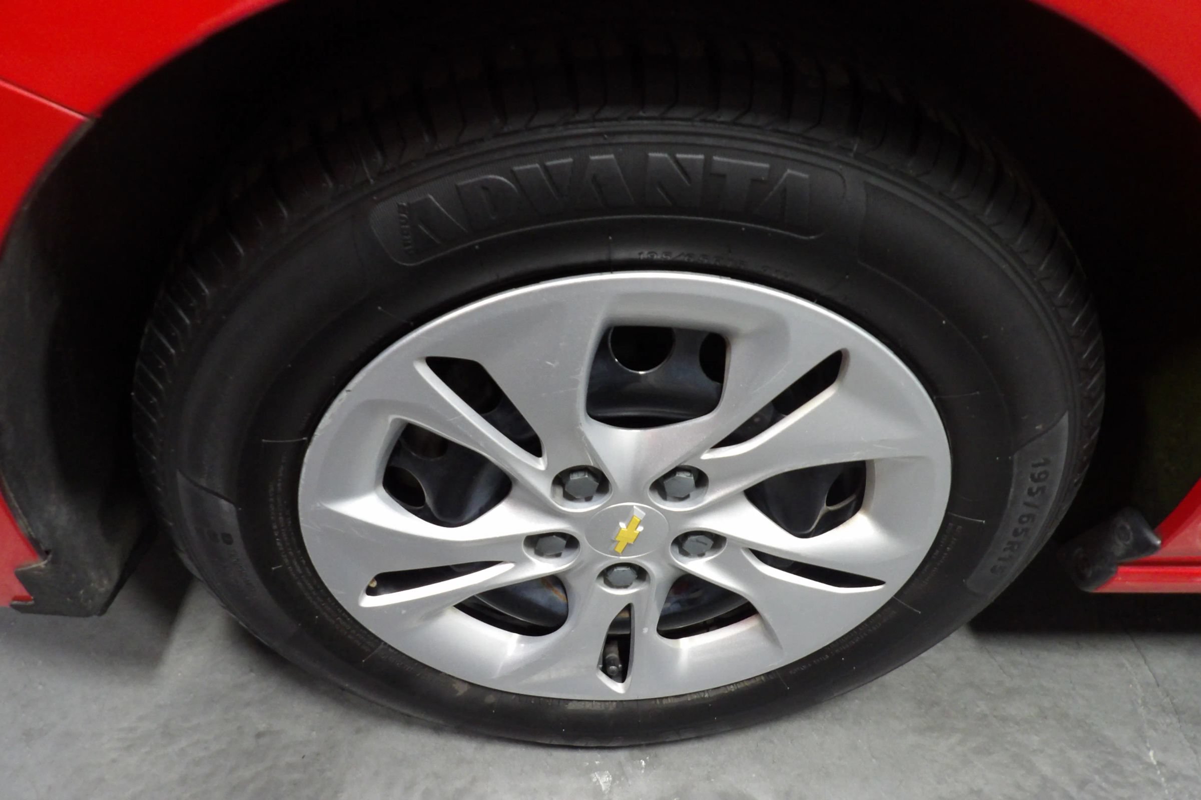Used 2019 Chevrolet Cruze LS FWD image 17