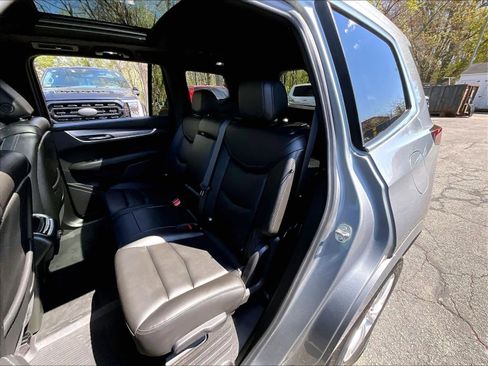 Used 2024 Cadillac XT6 Luxury w/ LPO, Floor Liner Package AWD/4WD image 14