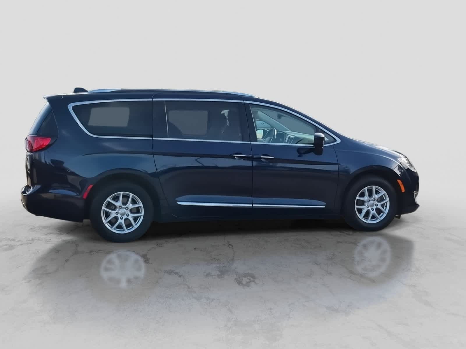 Used 2020 Chrysler Pacifica Touring-L w/ Advanced Safetytec Group FWD image 9