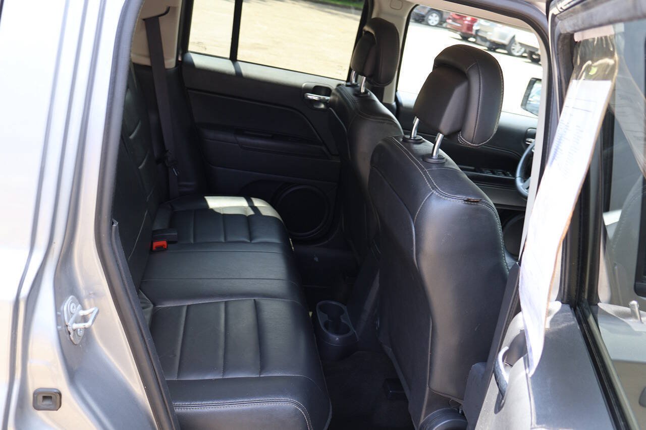 Used 2016 Jeep Patriot High Altitude FWD image 23