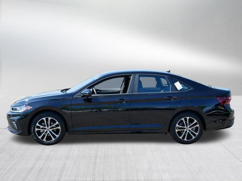 Certified 2025 Volkswagen Jetta Sport FWD image 4
