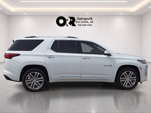 Used 2022 Chevrolet Traverse High Country FWD image 6