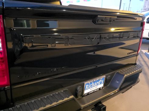 Used 2024 Chevrolet Silverado 1500 Custom Trail Boss w/ Midnight Edition AWD/4WD image 14