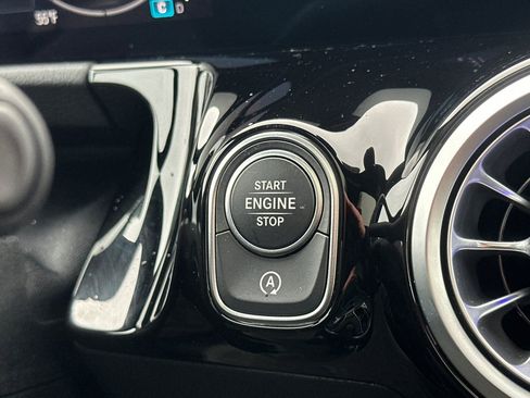 Certified 2025 Mercedes-Benz GLA 250 4MATIC image 22