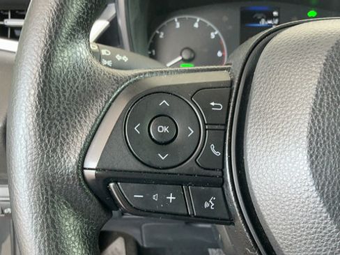 Used 2024 Toyota Corolla LE FWD image 11