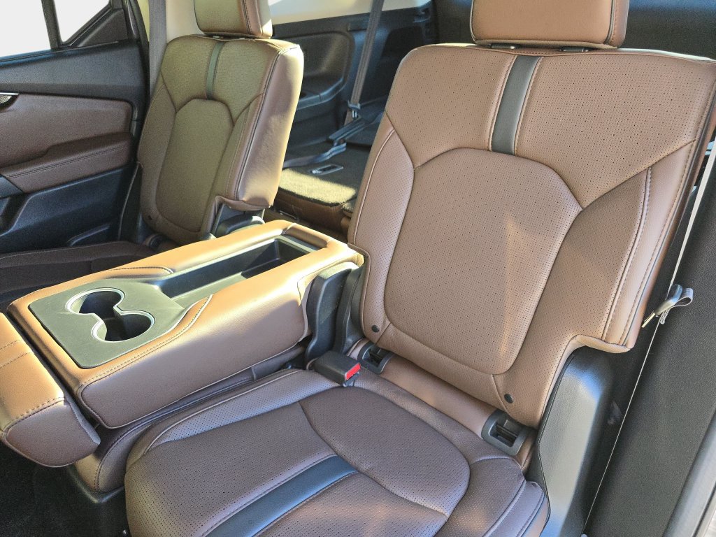 Used 2025 Honda Pilot Elite image 18