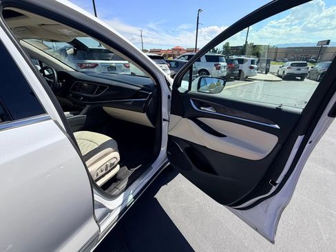 Used 2023 Buick Enclave Avenir w/ Avenir Technology Package AWD/4WD image 27