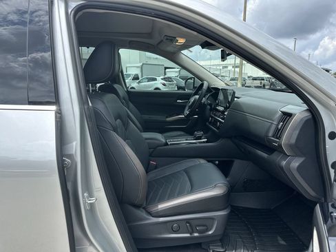Used 2024 Nissan Pathfinder Platinum w/ Cargo Package FWD image 28