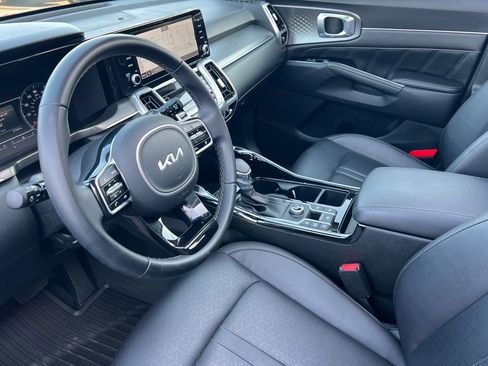 Used 2022 Kia Sorento SX image 9