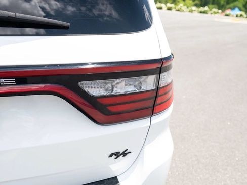 Used 2018 Dodge Durango R/T w/ Technology Group AWD/4WD image 12