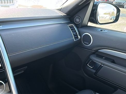 Certified 2025 Land Rover Discovery Dynamic SE image 21