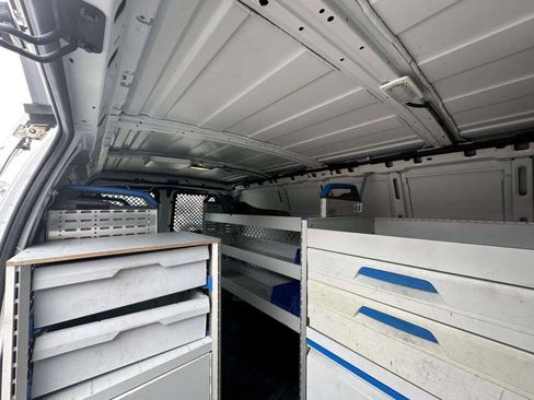 Used 2014 Chevrolet Express 2500 RWD image 14