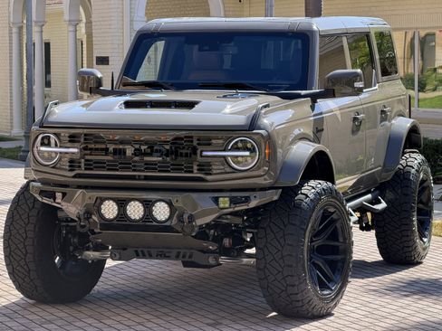 Used 2025 Ford Bronco Outer Banks image 8