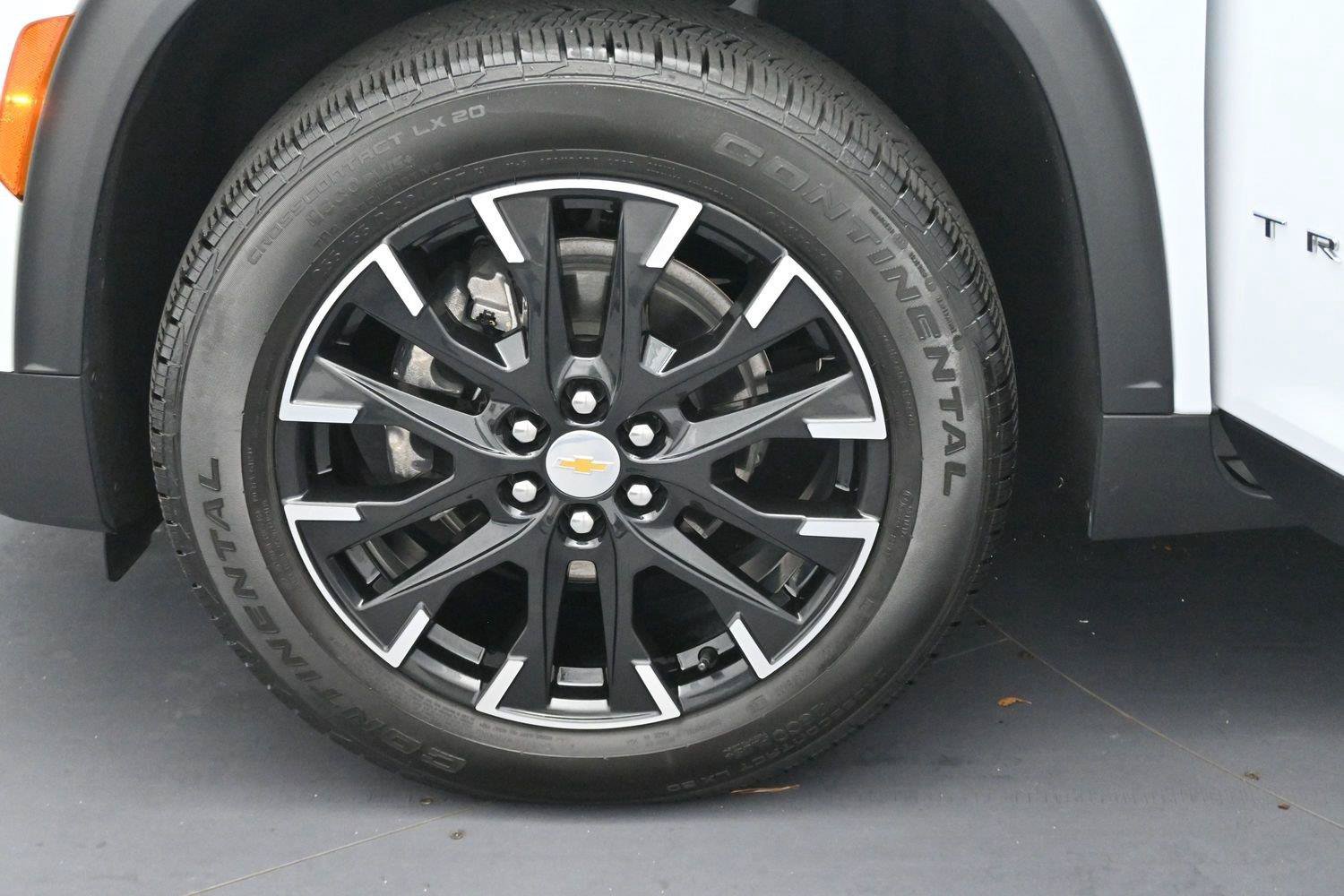 Used 2026 Chevrolet Traverse LT w/ Sun and Wheel Package FWD image 41