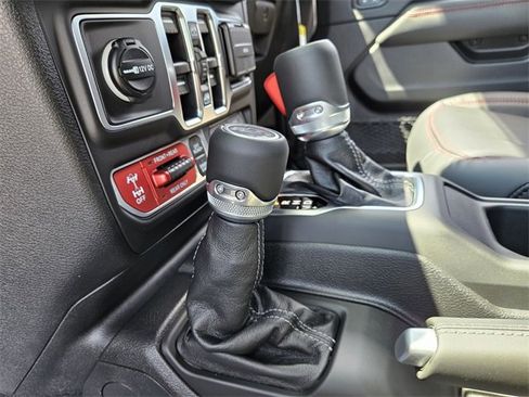 New 2025 Jeep Wrangler Rubicon w/ Technology Group image 11