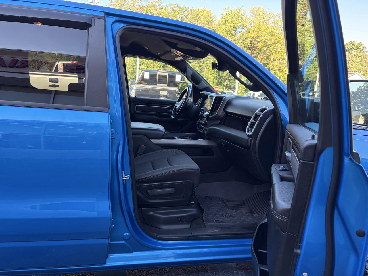 Used 2020 RAM 1500 Big Horn AWD/4WD image 46