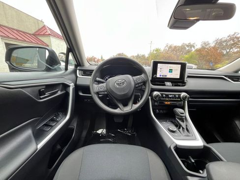 Used 2025 Toyota RAV4 LE image 33