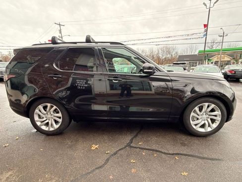 Used 2020 Land Rover Discovery Landmark image 4