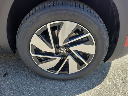 New 2025 Volkswagen Atlas SEL image 25