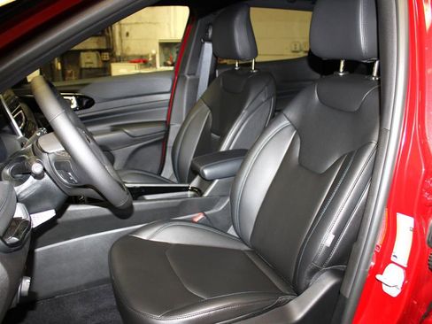 New 2026 Jeep Compass Limited image 21