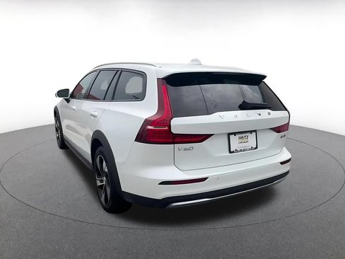 Used 2025 Volvo V60 B5 Cross Country Plus AWD/4WD image 11