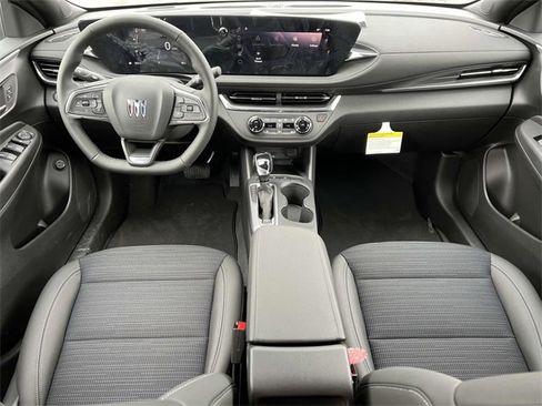 Used 2025 Buick Envista Preferred w/ Convenience I Package image 12