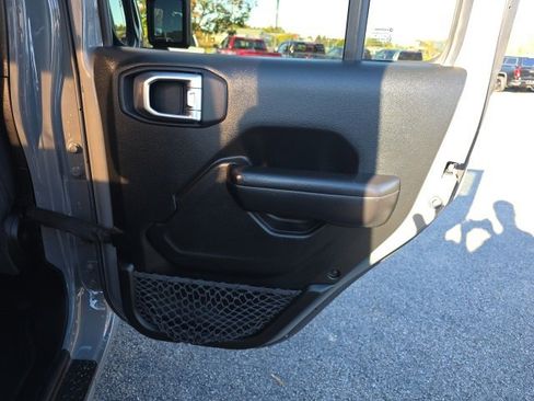 Used 2020 Jeep Gladiator Sport w/ Quick Order Package 23S image 14