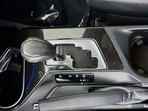 Used 2018 Toyota RAV4 SE w/ Advanced Technology Package AWD/4WD image 20