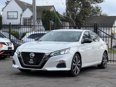 Used 2019 Nissan Altima 2.5 SR image 1