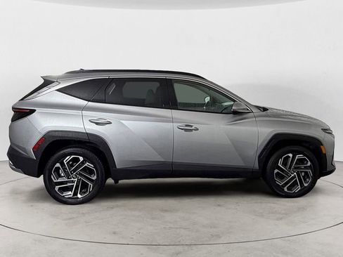 Certified 2025 Hyundai Tucson Limited AWD/4WD image 6