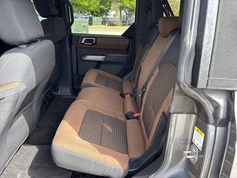 Used 2022 Ford Bronco Outer Banks w/ Sasquatch Package AWD/4WD image 17