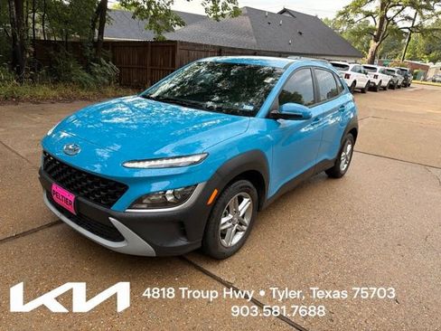 Used 2023 Hyundai Kona SE FWD image 3