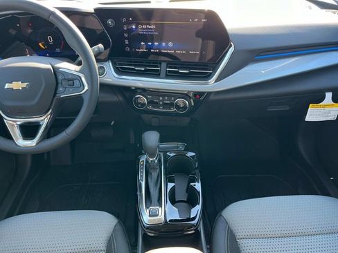 New 2026 Chevrolet Trax LT w/ Driver Confidence Package FWD image 18