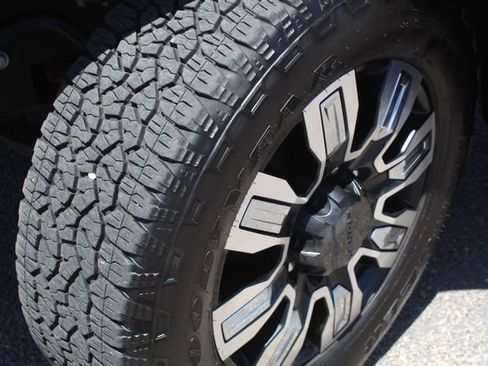 Used 2024 GMC Sierra 2500 Denali w/ Denali Reserve Package AWD/4WD image 11