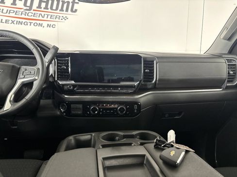 Used 2023 Chevrolet Silverado 1500 LT AWD/4WD image 24